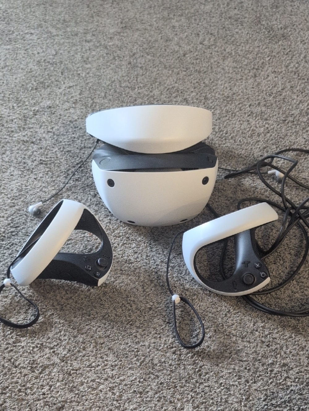 Meta Quest 2 White VR Headset with Controllers